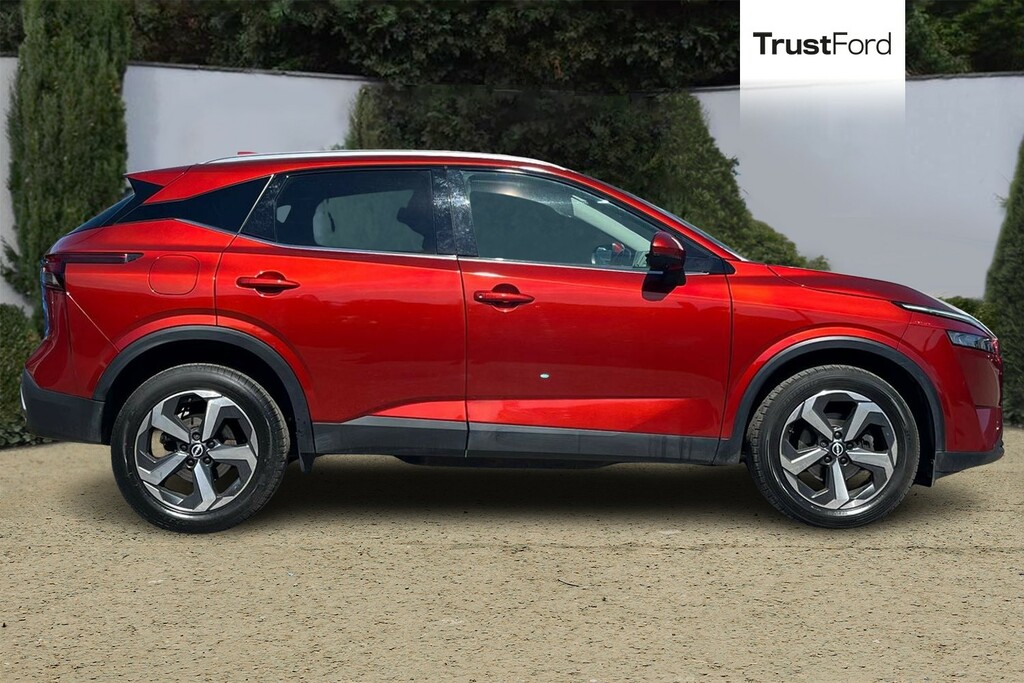 Nissan Qashqai N-connecta Red #3