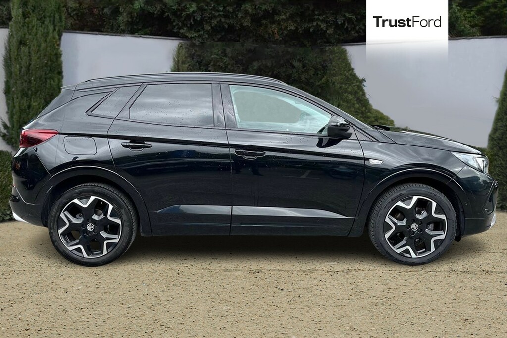 Vauxhall Grandland Ultimate Black #3