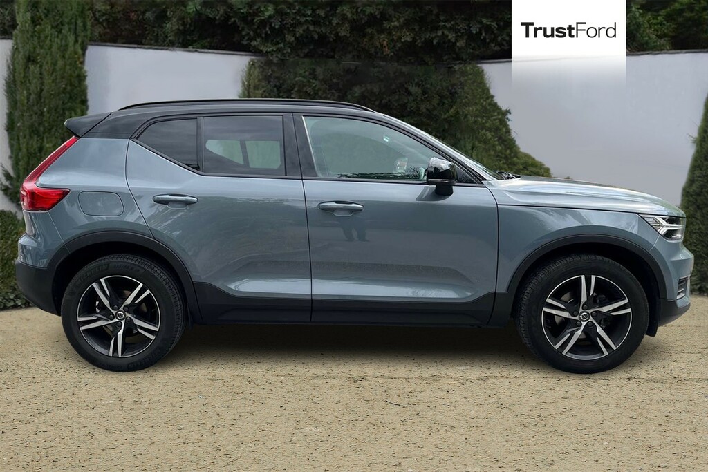 Volvo XC40 R Design Grey #3