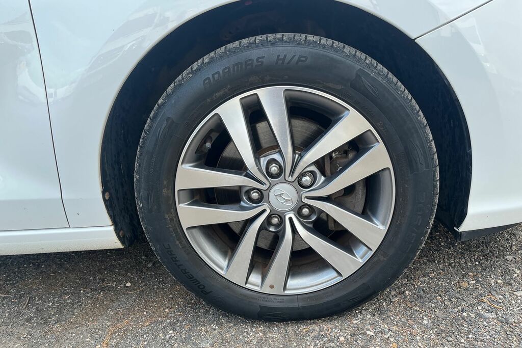 Hyundai I30 Estate 1.4T Gdi Se Nav Dct Silver #24