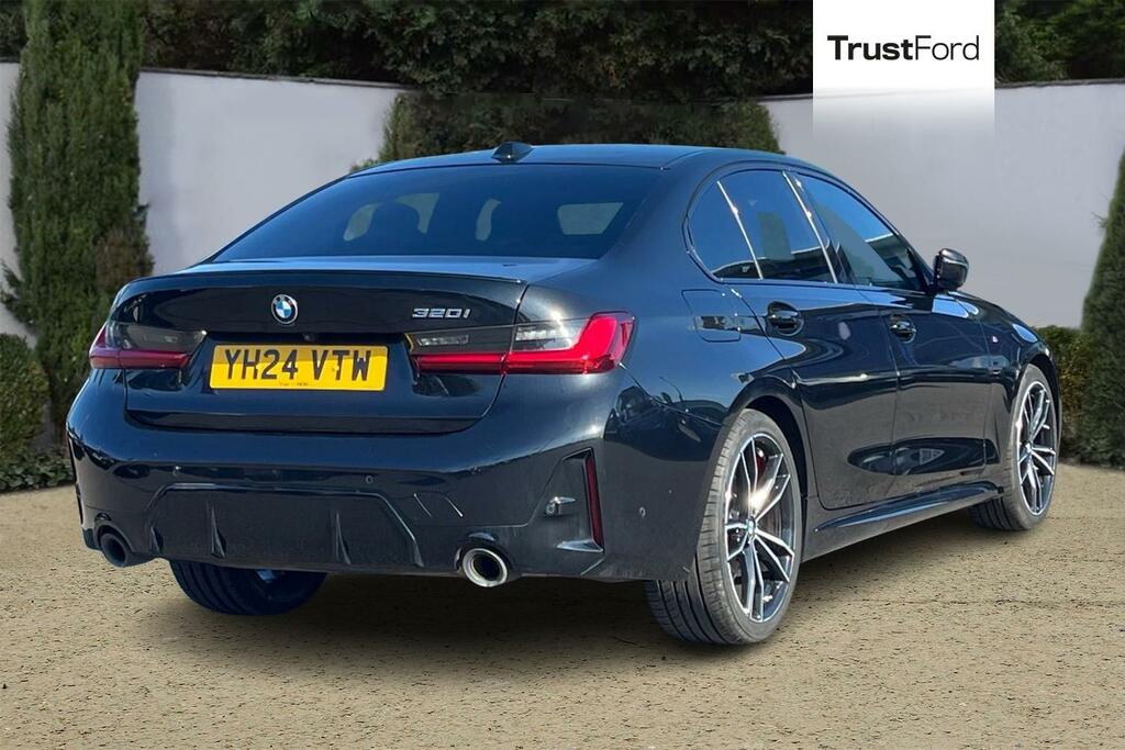 BMW 3 Series M Sport Black #4