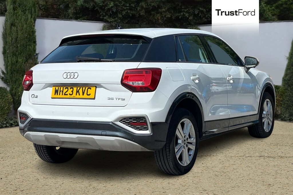 Audi Q2 Sport White #4
