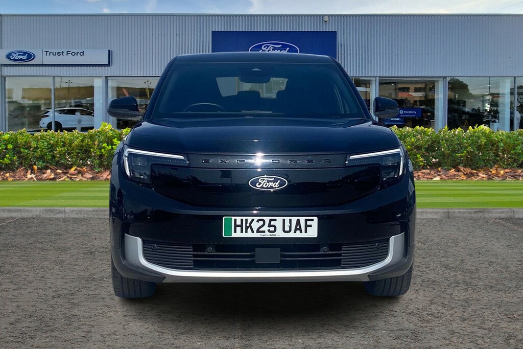 Ford Explorer Premium Black #6