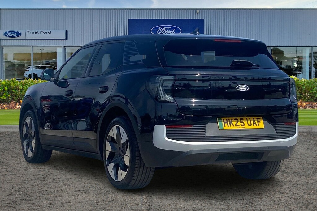 Ford Explorer Premium Black #2