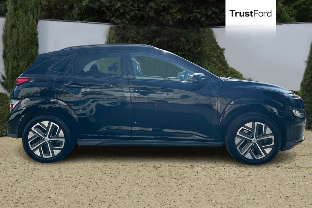 Hyundai Kona 64Kwh Ultimate Suv 10.5Kw Charg Black #3