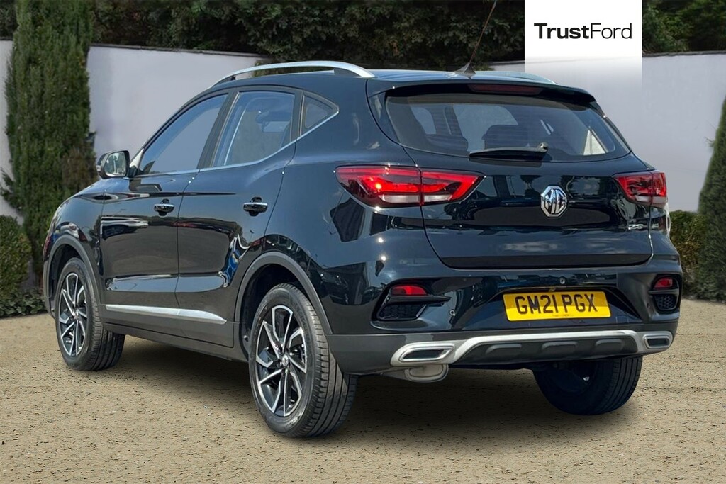 MG ZS Exclusive Black #2