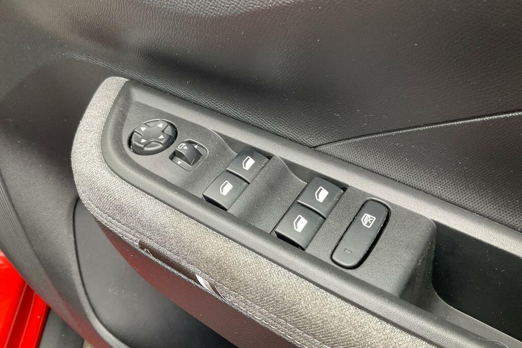 Vauxhall Frontera 1.2 Hybrid 136Ps Gs Suv Hybrid E-dct Eu Silver #16