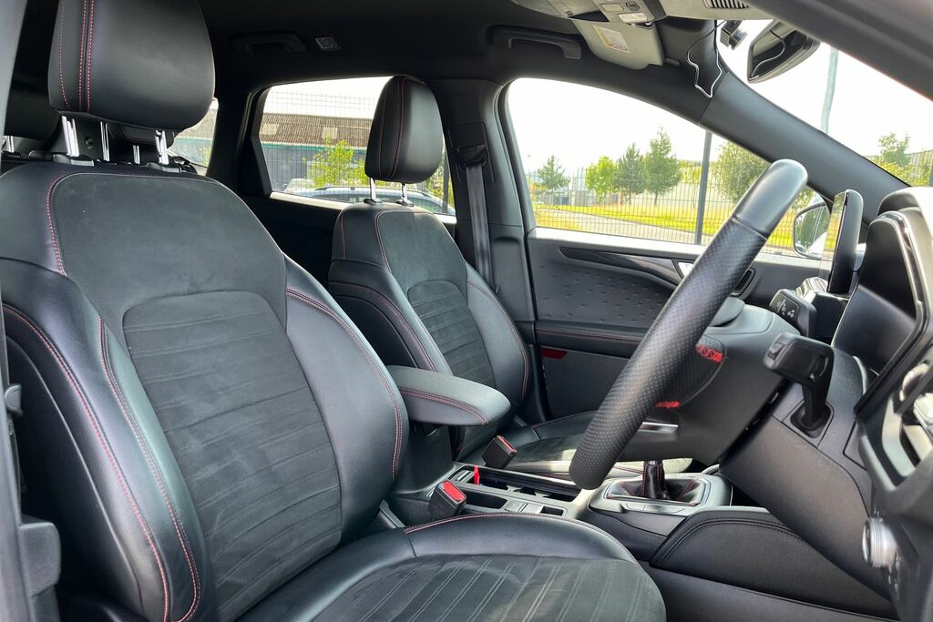 Ford Kuga Kuga Estate 1.5 Ecoboost 150 St-line X First Editi Red #17