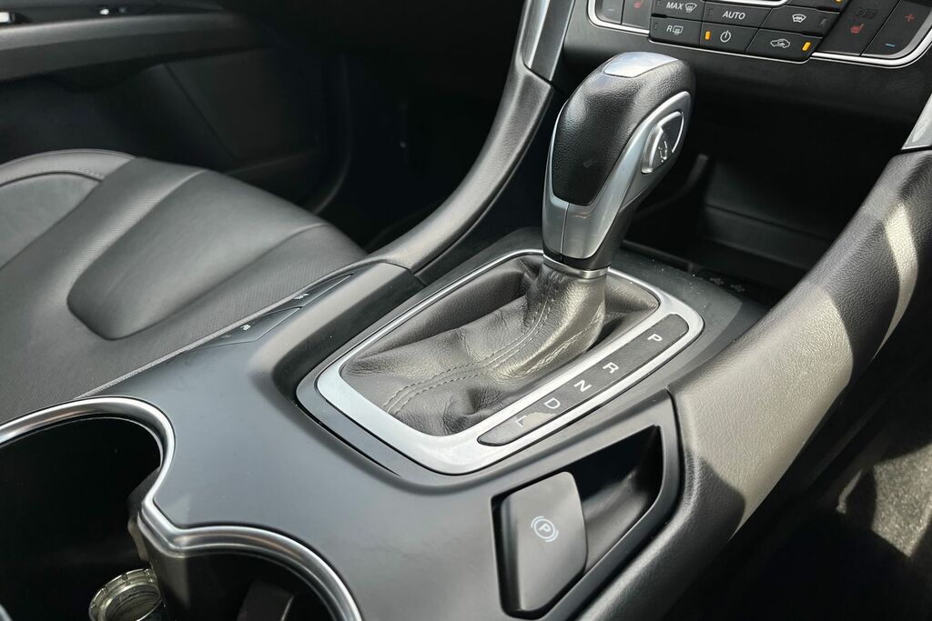 Ford Mondeo Estate St-line 2.0 Hybrid 187Ps Silver #37