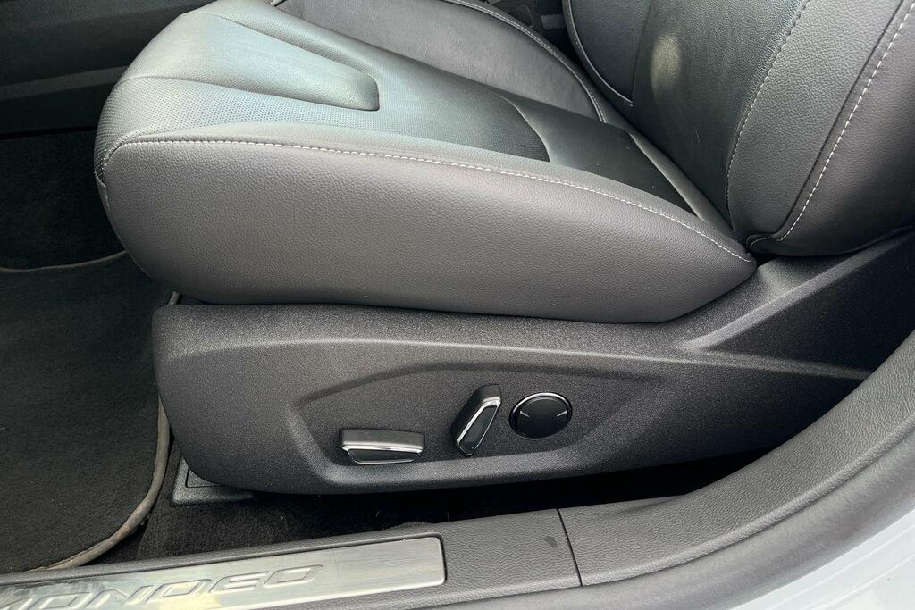 Ford Mondeo Estate St-line 2.0 Hybrid 187Ps Silver #26