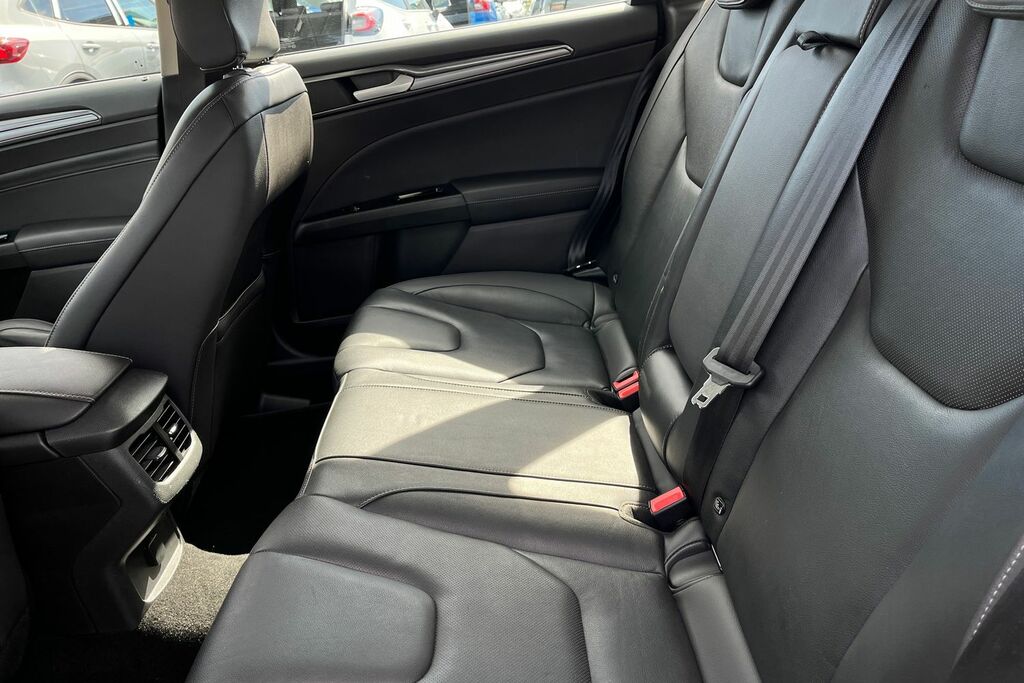Ford Mondeo Estate St-line 2.0 Hybrid 187Ps Silver #20