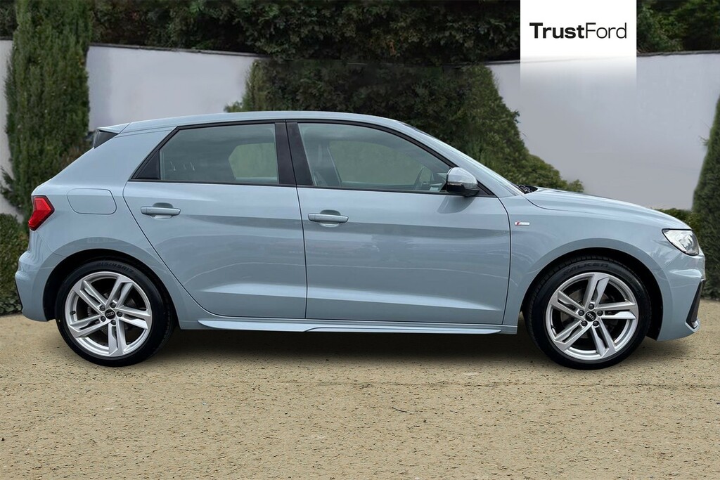 Audi A1 1.5 Tfsi 35 S Line Sportback S Tronic E Grey #3