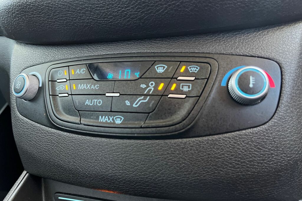 Ford Tourneo Courier 1.0 Ecoboost Titanium Mpv Euro 6 Blue #30