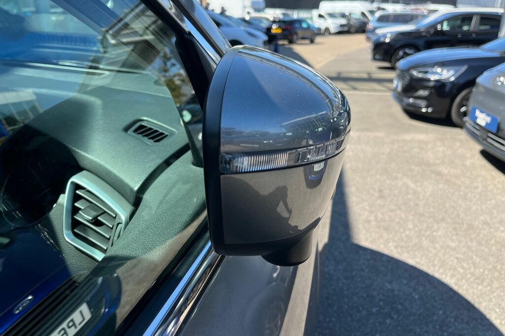 Nissan Qashqai Suv 1.5 Dci Acenta Premium Dct Euro 6 Ss Black #35