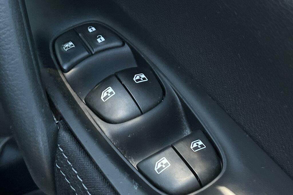 Nissan Qashqai Suv 1.5 Dci Acenta Premium Dct Euro 6 Ss Black #16