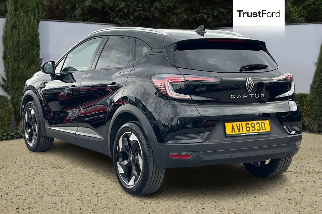 Renault Captur Techno Black #2