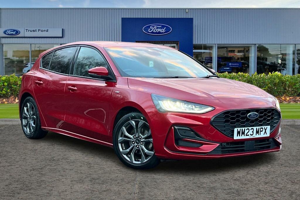 Ford Focus St-line Red