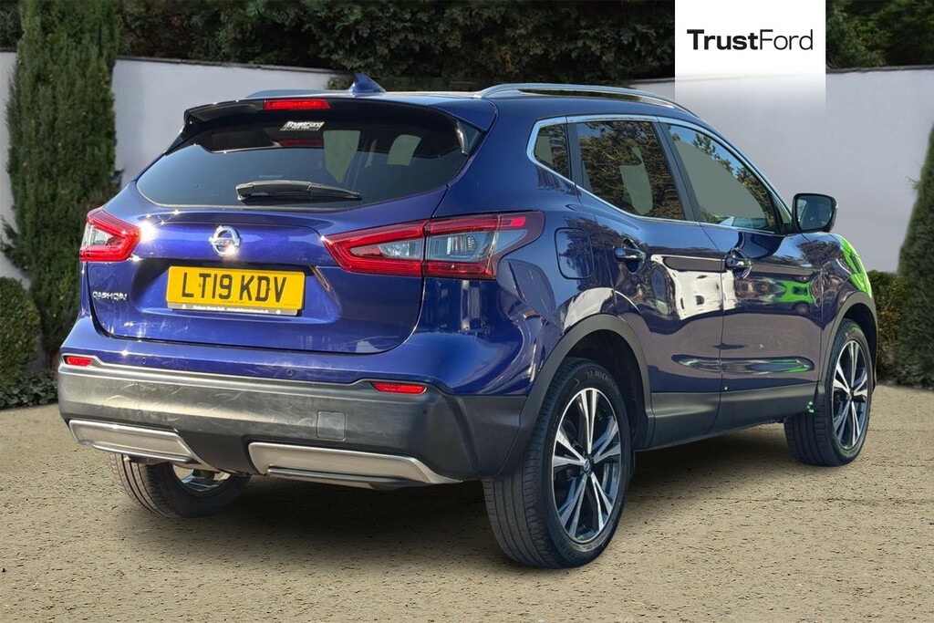 Nissan Qashqai 1.3 Dig-t 140Ps N-motion Silver #4