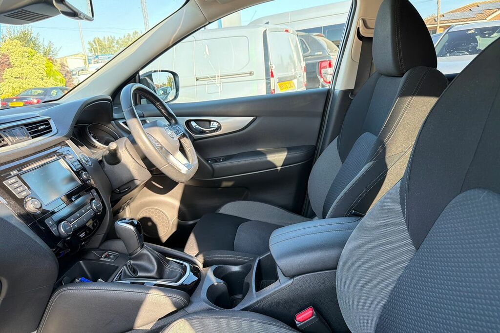 Nissan Qashqai 1.3 Dig-t 140Ps N-motion Silver #38