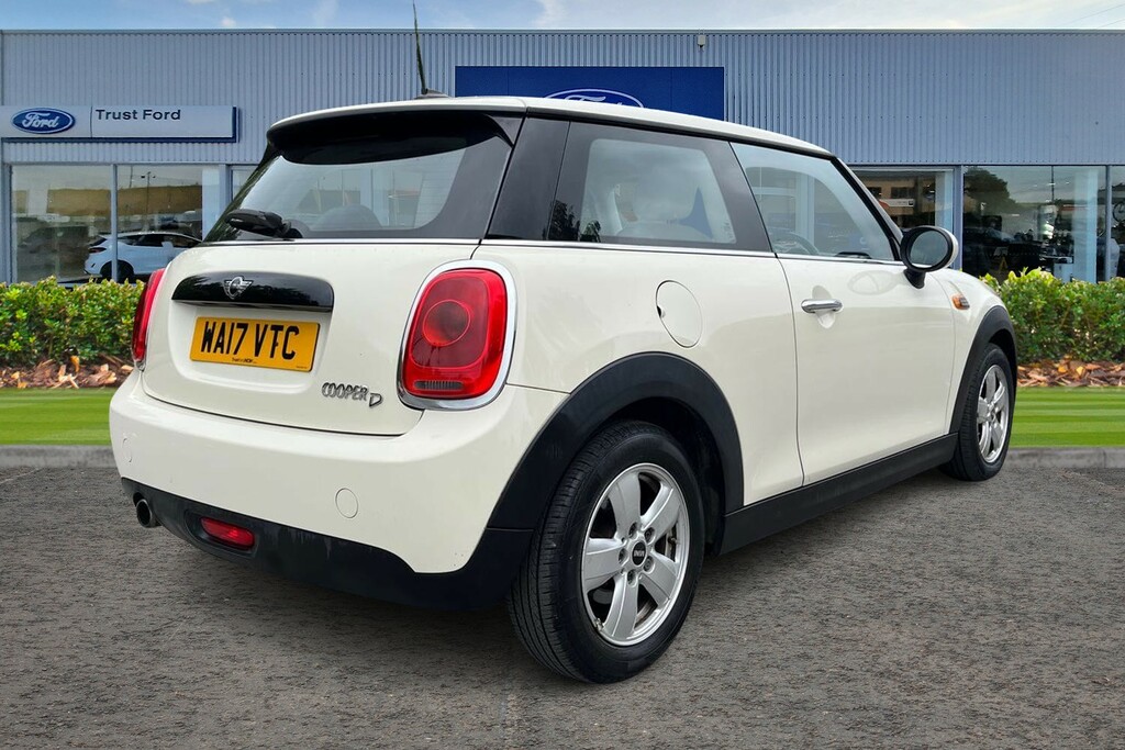 Mini Hatch 1.5 Cooper D Hatchback Euro 6 S White #4