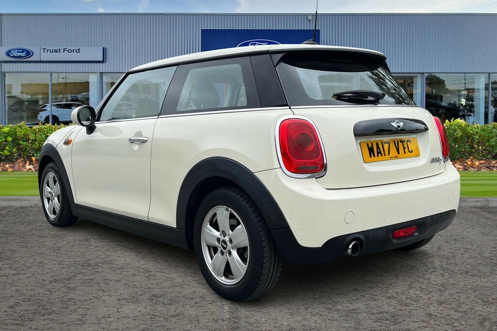Mini Hatch 1.5 Cooper D Hatchback Euro 6 S White #2