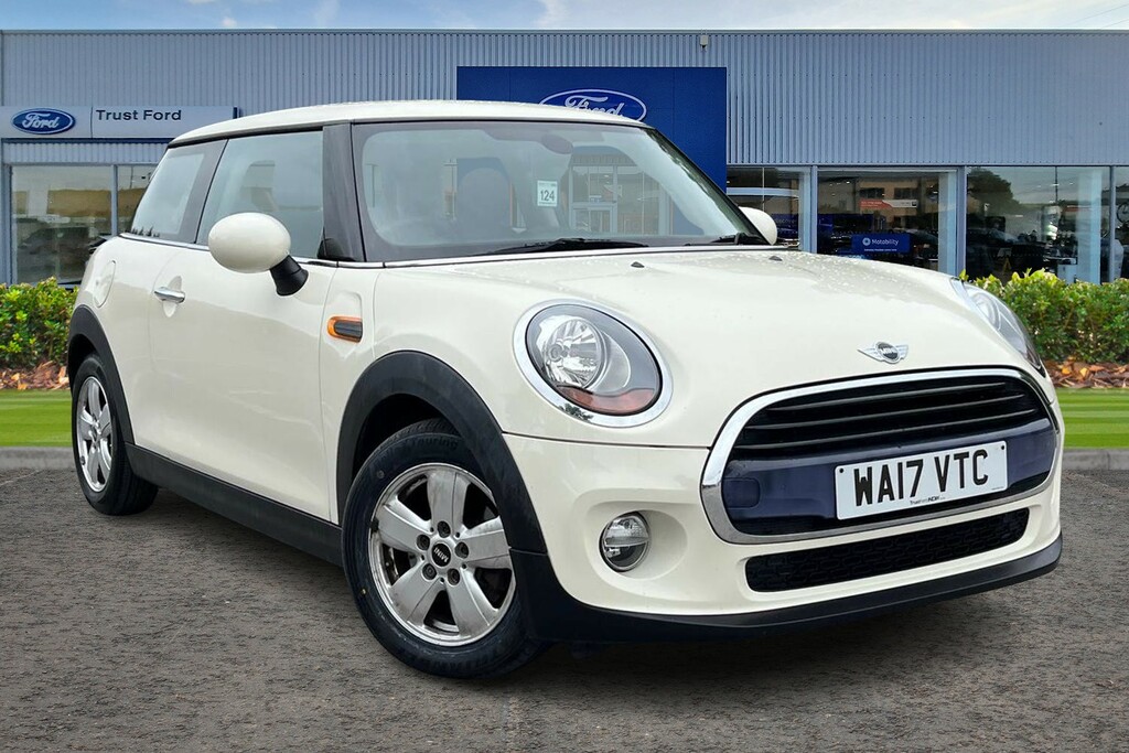 Mini Hatch 1.5 Cooper D Hatchback Euro 6 S White