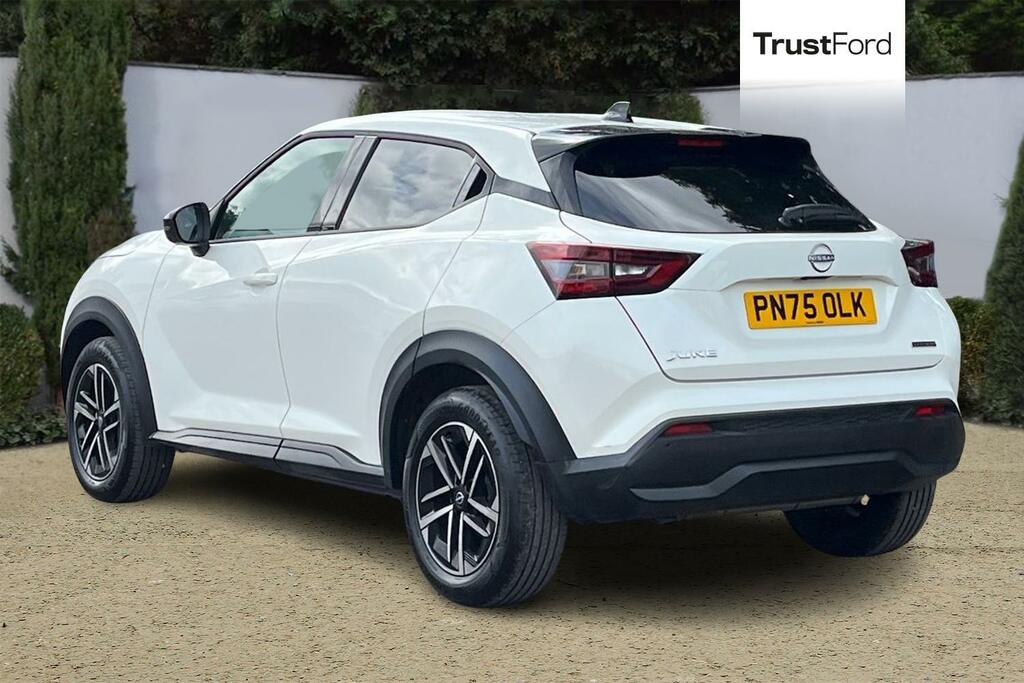 Nissan Juke N-connecta White #2