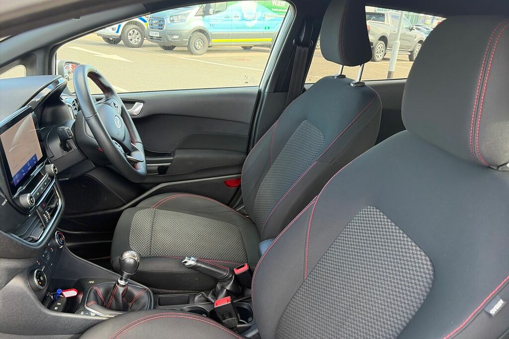 Ford Fiesta Ford Fiesta 1.0 Fiesta Trend T Silver #18