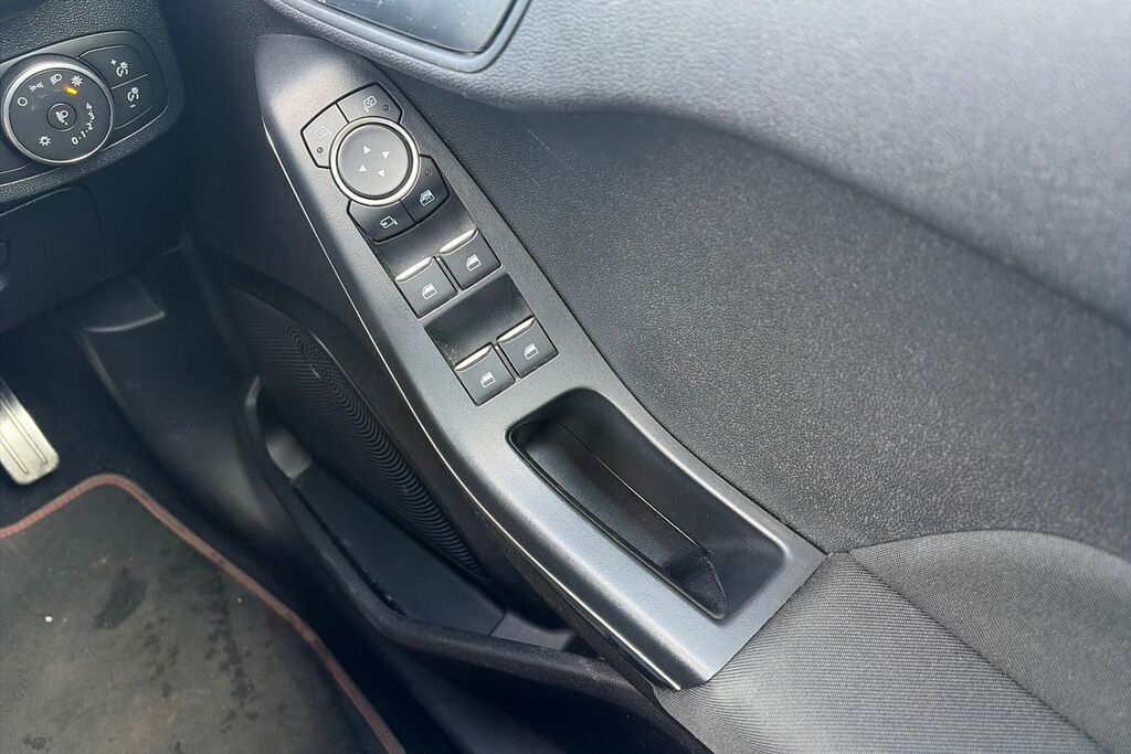 Ford Fiesta Ford Fiesta 1.0 Fiesta Trend T Silver #16