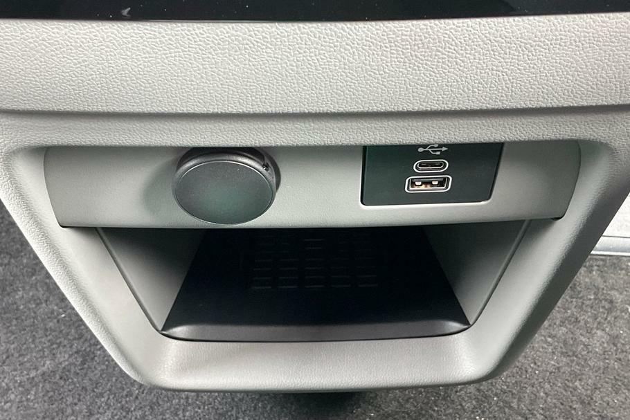 Ford Tourneo Custom 2.5 Phev 232Ps H1 Titanium 8 Seater Grey #28