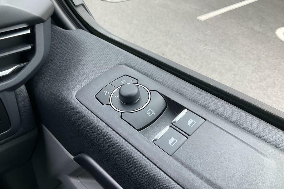 Ford Tourneo Custom 2.5 Phev 232Ps H1 Titanium 8 Seater Grey #31