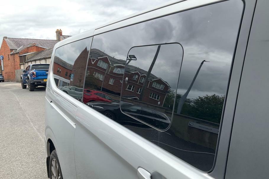 Ford Tourneo Custom 2.5 Phev 232Ps H1 Titanium 8 Seater Grey #39