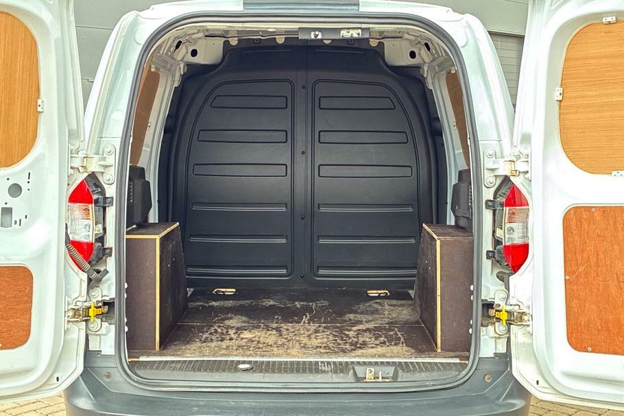 Ford Transit Courier Leader White #6