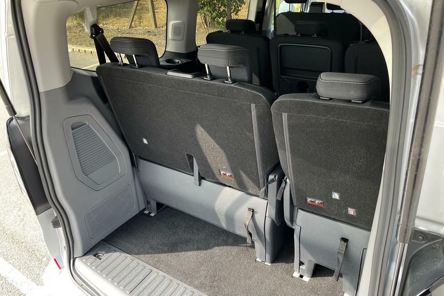 Ford Tourneo Custom 340 Titanium L1 Swb 9 Seat Minibus Fwd 2.5 Ph Silver #4
