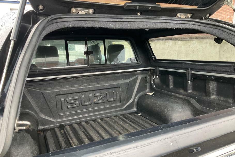Isuzu D-Max 1.9 Td Dl40 Pickup Double Cab 4Wd SRZ9921 Black #4