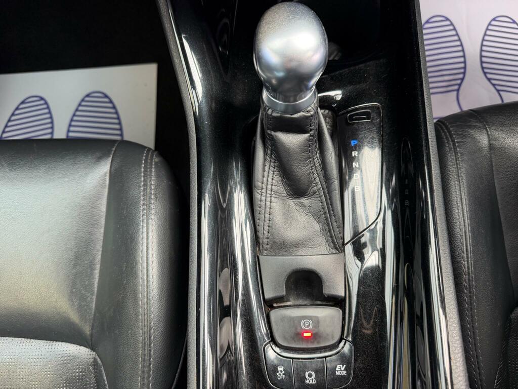 Toyota C-Hr 1.2T Icon Cvt Silver #33
