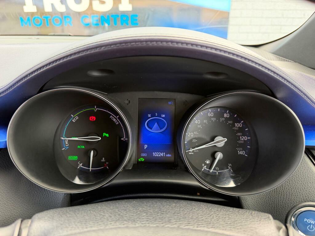 Toyota C-Hr 1.2T Icon Cvt Silver #23