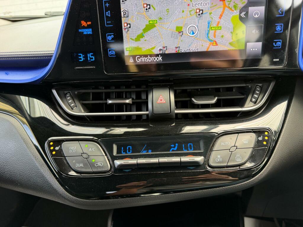 Toyota C-Hr 1.2T Icon Cvt Silver #32