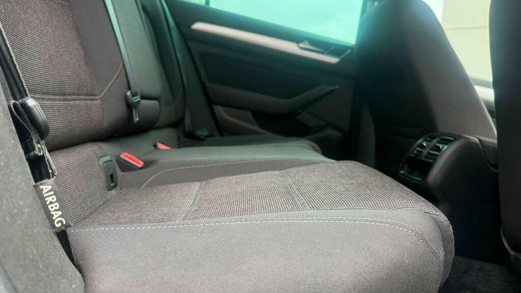 Volkswagen Passat Se Business 2.0 Tdi Bmt 150Ps 6-Speed Dsg Blue #9