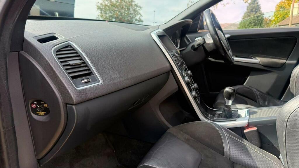 Volvo XC60 2.4 D5 Se Lux Nav Geartronic Awd Euro 5 Black #42