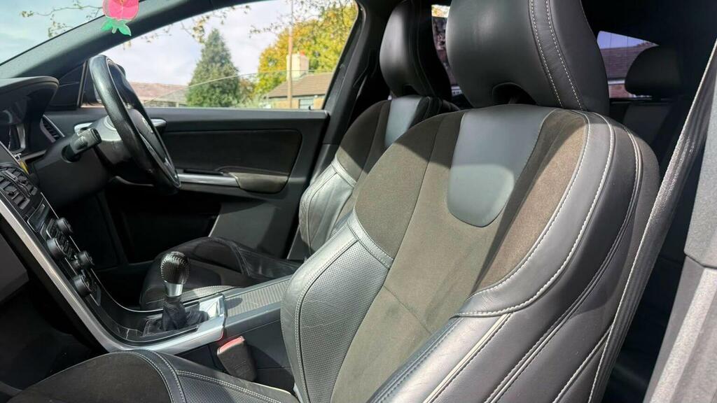 Volvo XC60 2.4 D5 Se Lux Nav Geartronic Awd Euro 5 Black #41