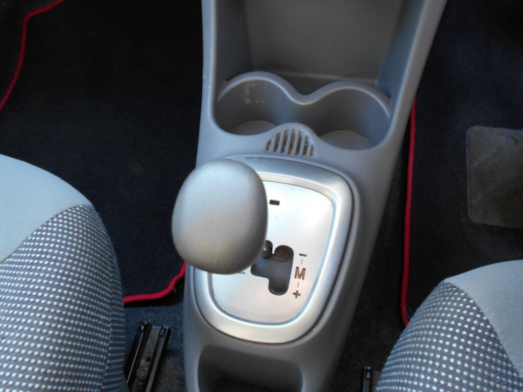 Peugeot 107 1.0 12V Urban Red #6