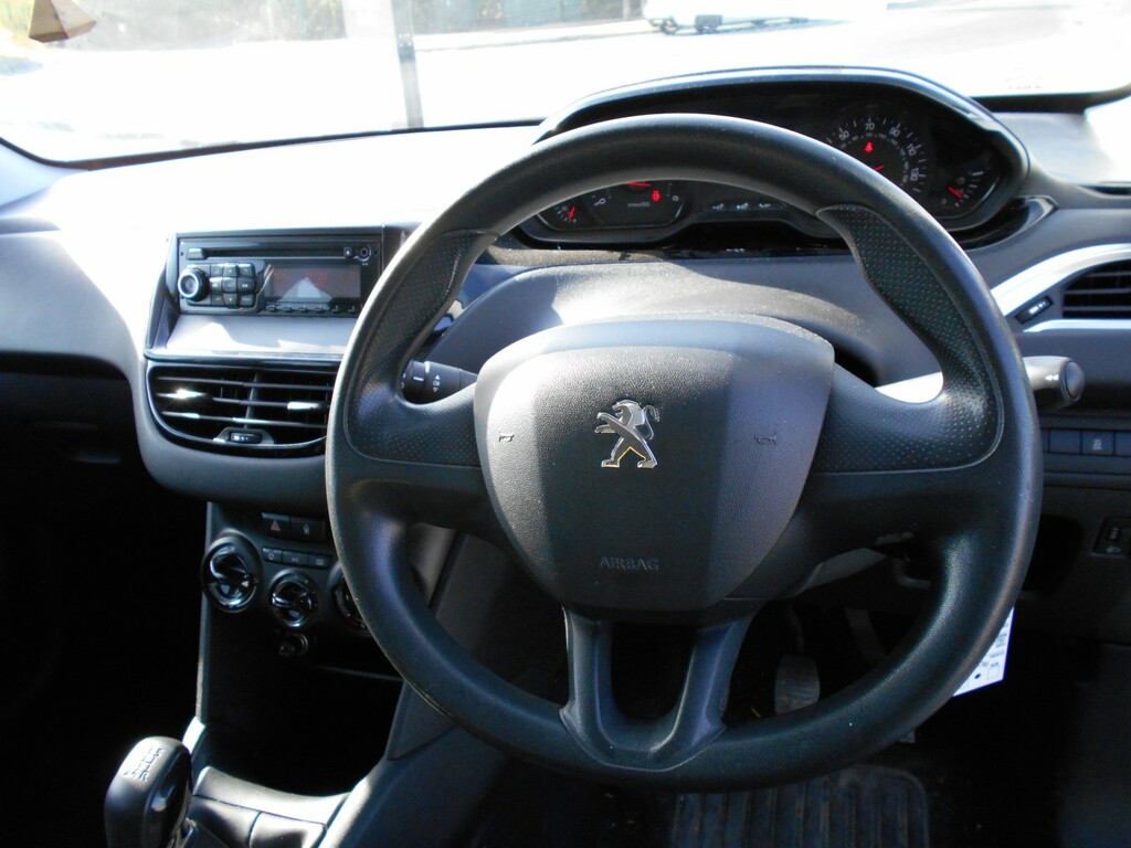 Peugeot 208 1.4 Hdi Access White #5