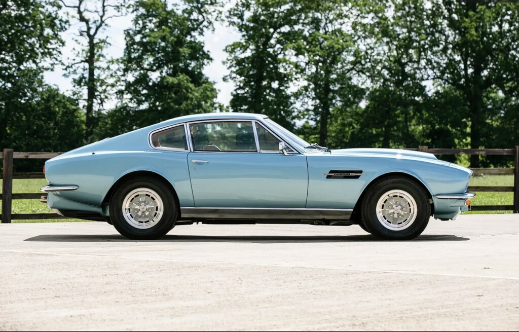 Aston Martin V8 5.3 Blue #2