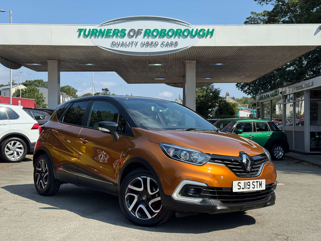 Renault Captur 1.5L Energy Iconic Black