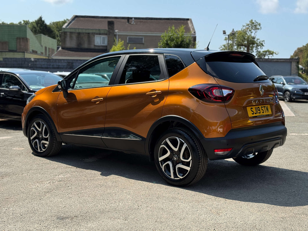 Renault Captur 1.5L Energy Iconic Black #5