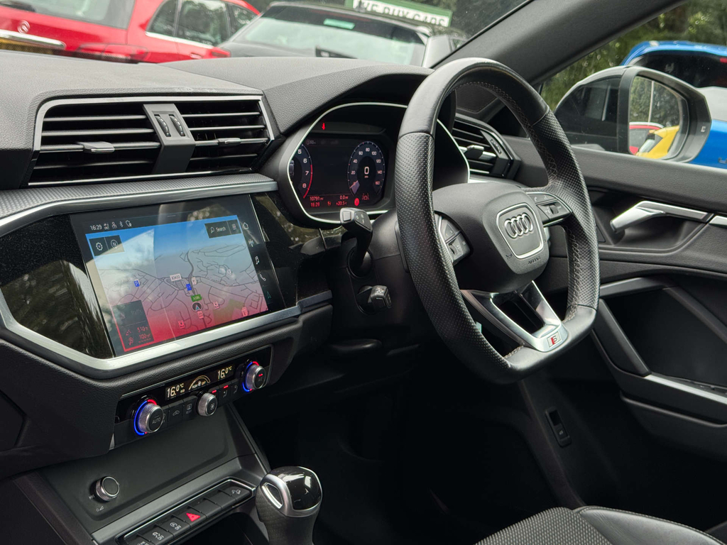Audi Q3 1.5L 35 Tfsi Black Edition S Tronic Black #2