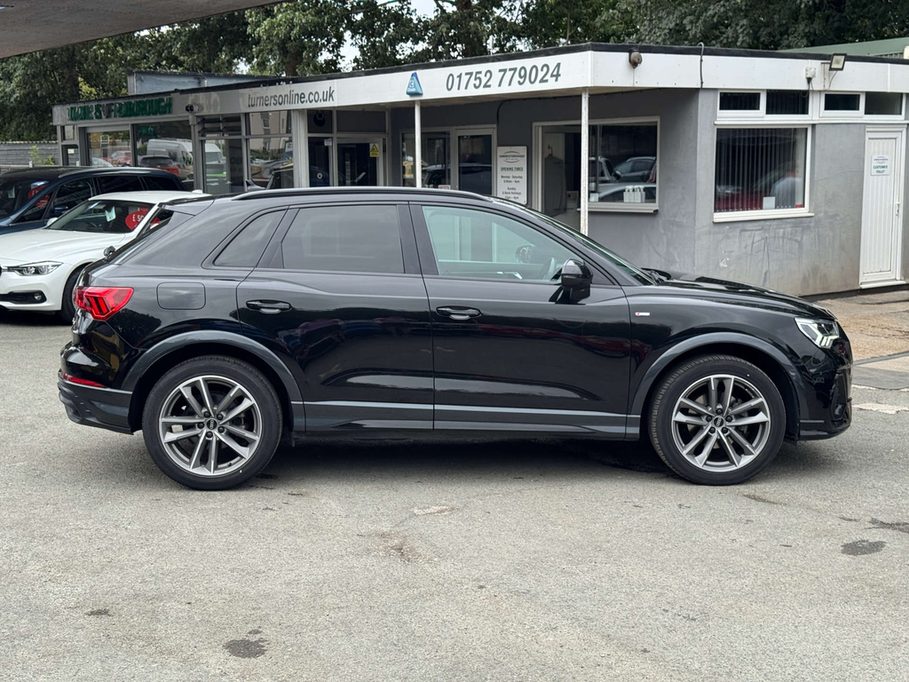 Audi Q3 1.5L 35 Tfsi Black Edition S Tronic Black #5