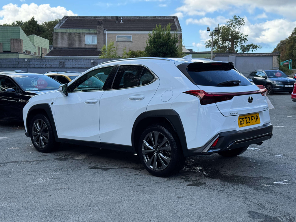 Lexus UX 2.0L F Sport Design E-cvt White #4