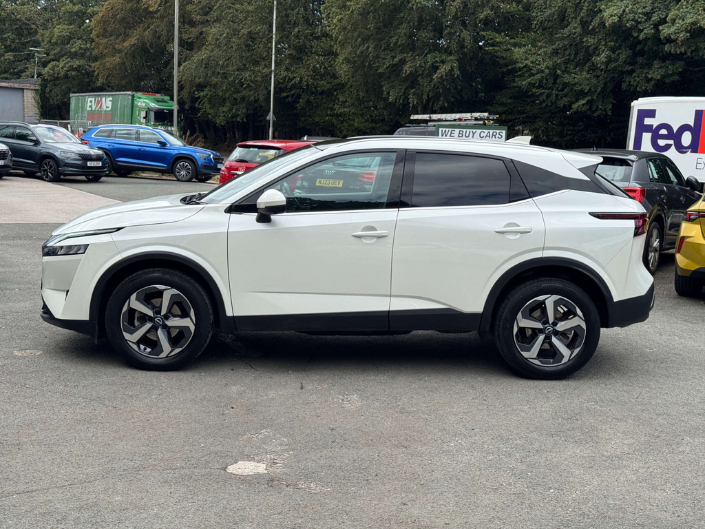 Nissan Qashqai 1.3L Mhev N-connecta White #4